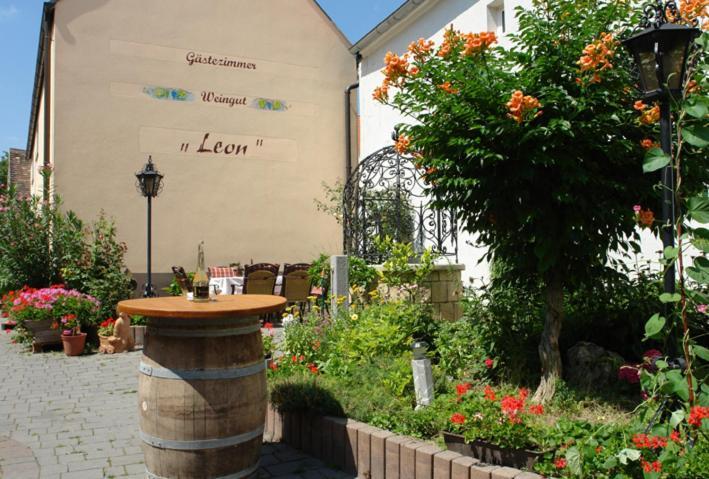 Winzerzimmer - Weingut Tinhof Eisenstadt Exterior foto