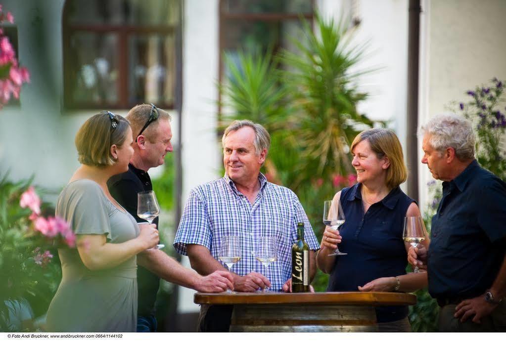 Winzerzimmer - Weingut Tinhof Eisenstadt Exterior foto
